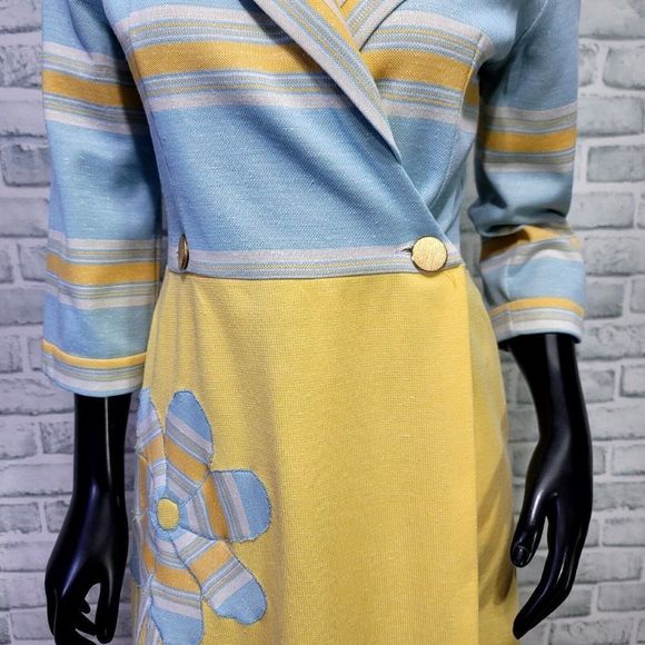 Vintage 60s 70s Womens M Knit Polyester Wrap Maxi Dress Hippie Flower Applique - Picture 4 of 14